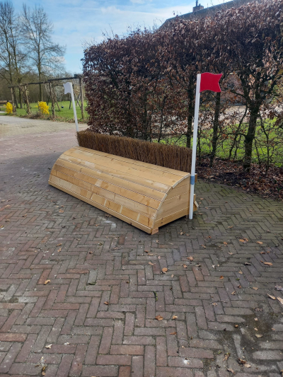 sgwhindernissen half ronde bak met haag